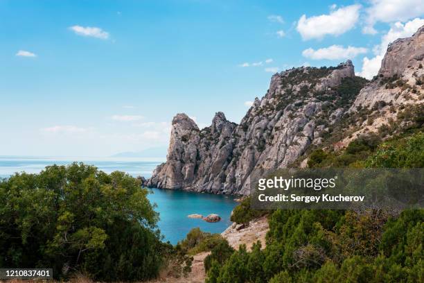 natural landscape of the coast of crimea - crimée photos et images de collection