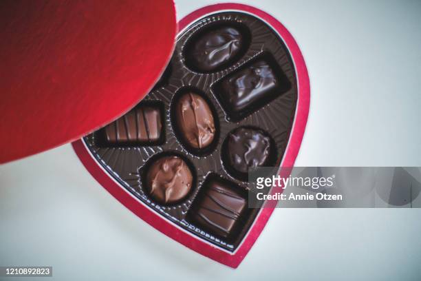 valentines chocolates - box of chocolates stock pictures, royalty-free photos & images