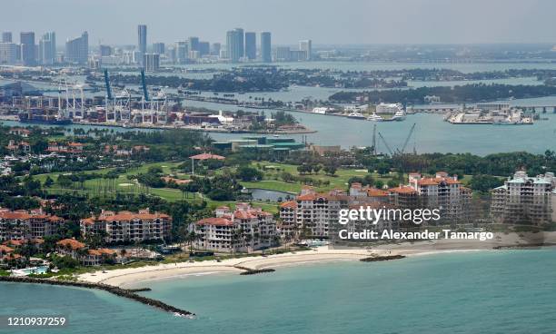 fotos e imágenes de Fisher Island - Getty Images fotos e imágenes de Fisher Island - Getty Images