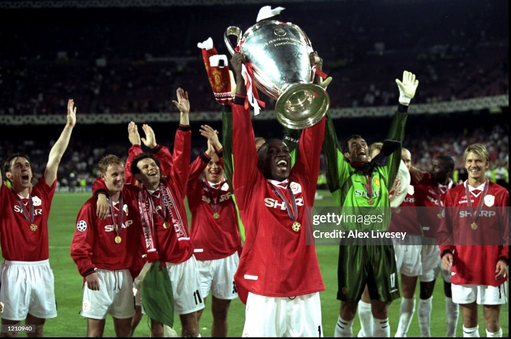 Dwight Yorke of Manchester United lifts the European Cup