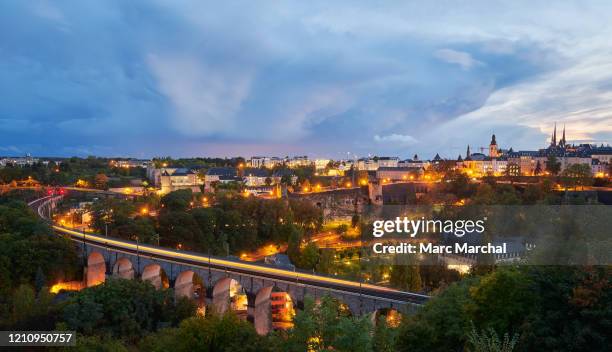 luxembourg city - luxembourg stockfoto's en -beelden