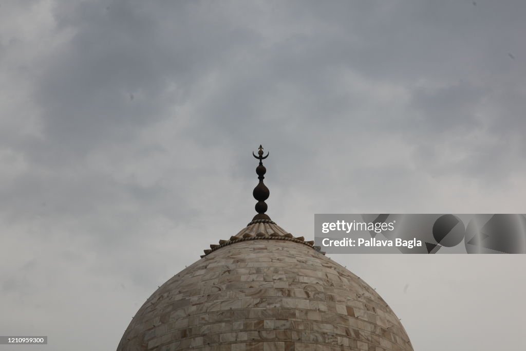 Distinct Yellowing and Cancer of the Marble damaging the Taj Mahal
