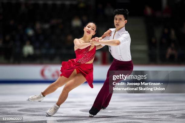 Miku Makita and Tyler Gunara of Japan compete in the Junior Ice Dance Free Dance during day 4 of the ISU World Junior Figure Skating Championships at...