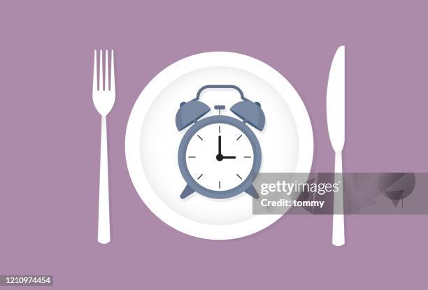 illustrazioni stock, clip art, cartoni animati e icone di tendenza di orologio su un piatto - plate with cutlery