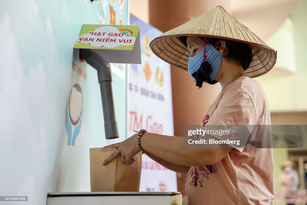 "Rice ATMs" Dispense Free Food to Out-of-Work Vietnamese