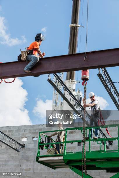 Diverse Construction Crew Photos and Premium High Res Pictures - Getty ...