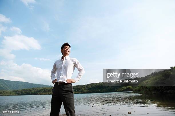 outdoor business - hand in die hüfte gestemmt stock-fotos und bilder