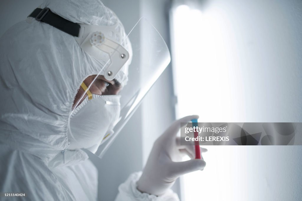 Analysis of a coronavirus sample