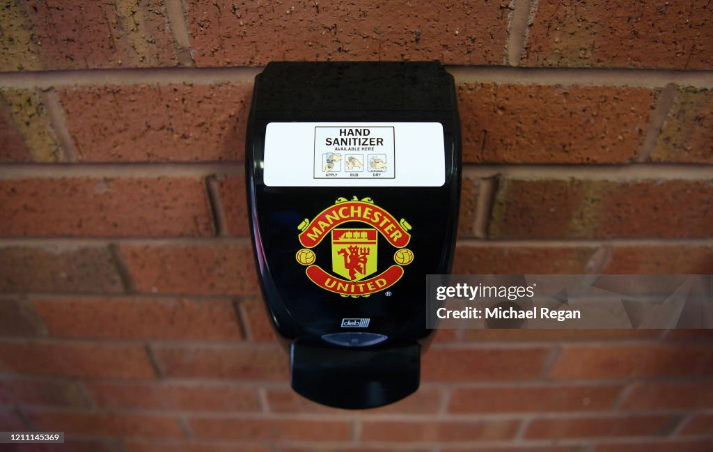 Manchester United v Manchester City - Premier League