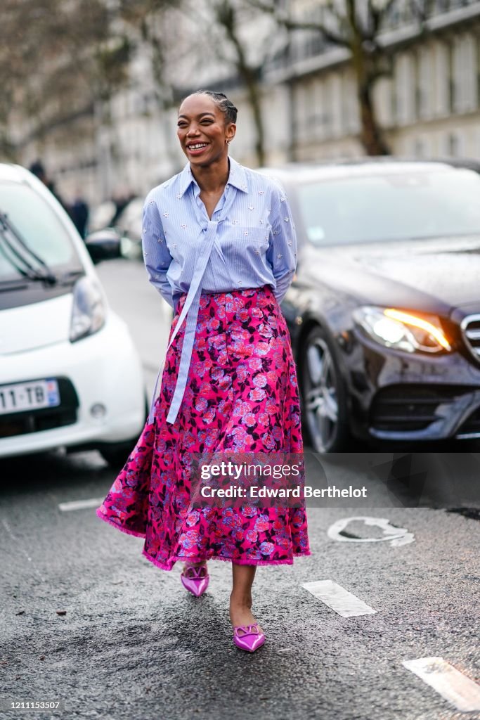 Street Style - Paris Fashion Week - Womenswear Fall/Winter 2020/2021 : Day Seven
