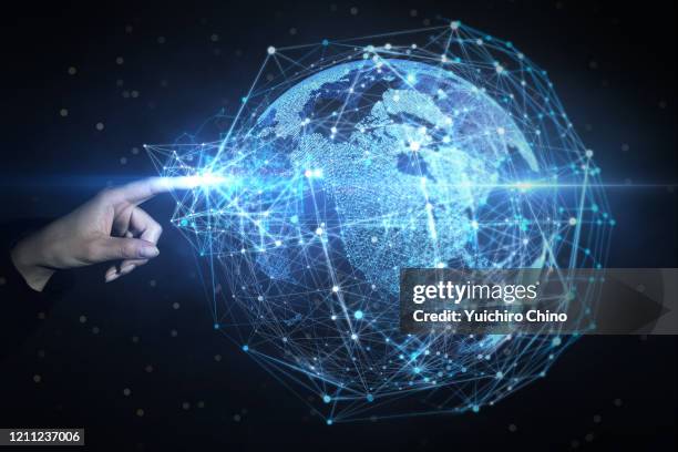 global communications and network - holographic-map fotografías e imágenes de stock