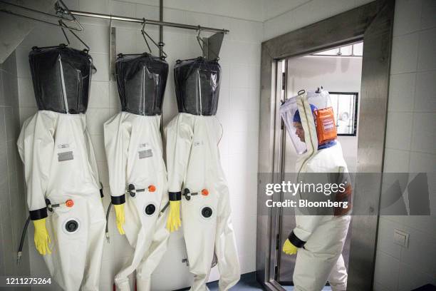 Lab Decontamination Machine Lab Decontamination Photos and Premium High Res Pictures - Getty Images
