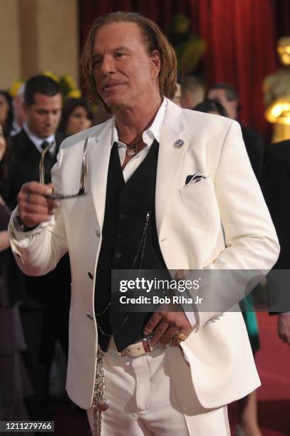 Mickey Rourke arrives to the 81st Annual Academy Awards Show at the Kodak Theater, February 22, 2009 in Los Angeles, California.