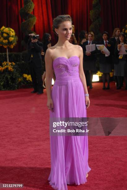 Natalie Portman arrives to the 81st Annual Academy Awards Show at the Kodak Theater, February 22, 2009 in Los Angeles, California.