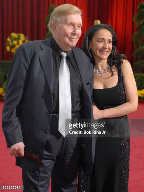 Viacom Chief Executive Sumner Redstone and his wife Paula arrive to the 81st Annual Academy Awards Show at the Kodak Theater, February 22, 2009 in...