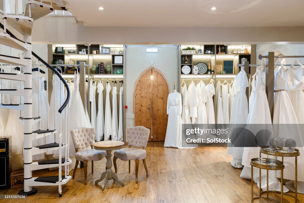 Interno di un negozio nuziale