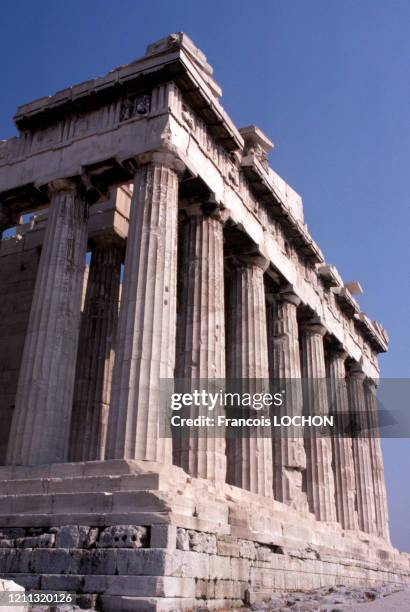 Le temple grec antique du Parthénon sur l'Acropole à Athènes en juin 1984, Grèce.