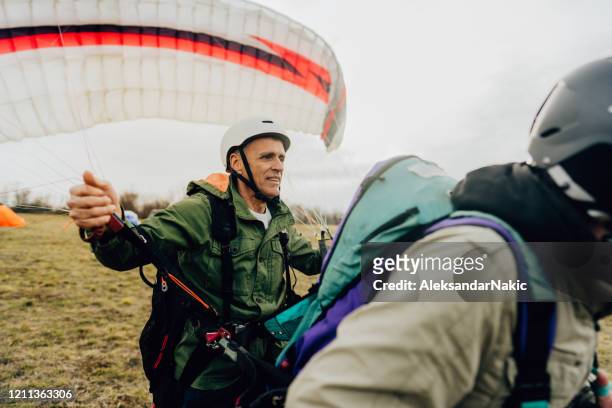 take off time - skydiving stock pictures, royalty-free photos & images