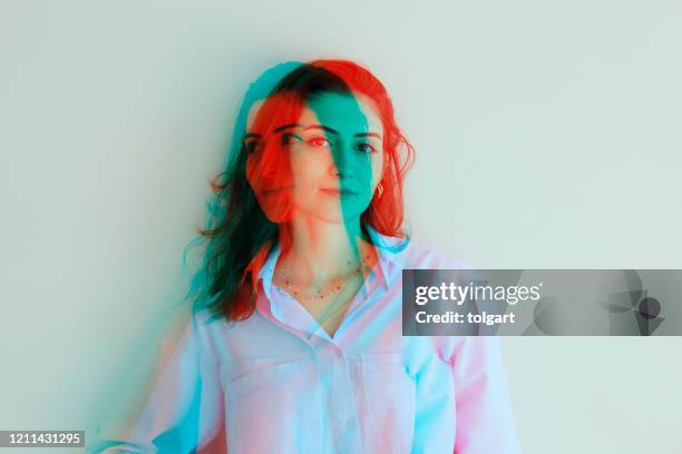 multiples bild von jungen frauen gegen - doppelbelichtung stock-fotos und bilder