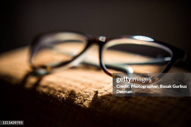 eyeglasses - occhiali da lettura foto e immagini stock