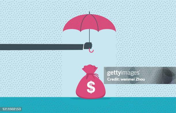 stockillustraties, clipart, cartoons en iconen met bescherming - stormbaan