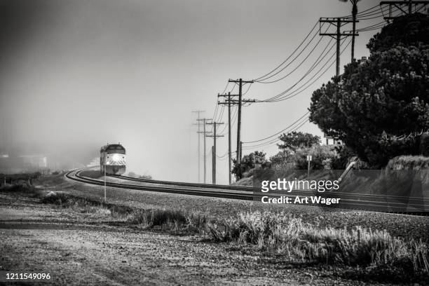 locomotief van de mist - carlsbad california stockfoto's en -beelden