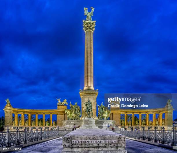 heroes's square and millennium monument in budapest. - four horsemen of the apocalypse stock pictures, royalty-free photos & images