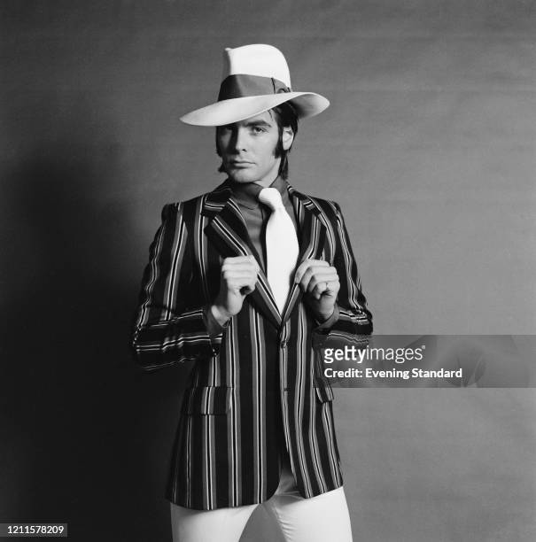 1971 Fashion Photos and Premium High Res Pictures - Getty Images