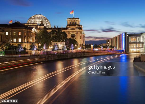 reichstag building (german parliament building) - berlin, germany - bundestag stock-fotos und bilder