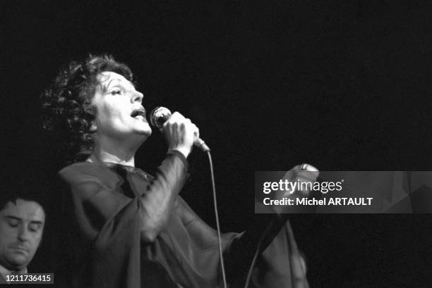 Amália Rodrigues en concert à l'Olympia de Paris le 13 mai 1975, France.