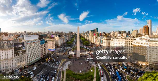 buenos aires skyline - argentinië stockfoto's en -beelden