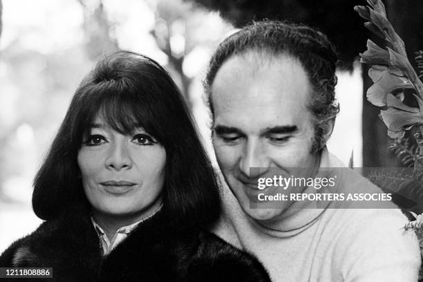 Michel Piccoli et Juliette Gréco à Saint-Paul de Vence en décembre 1966, France.