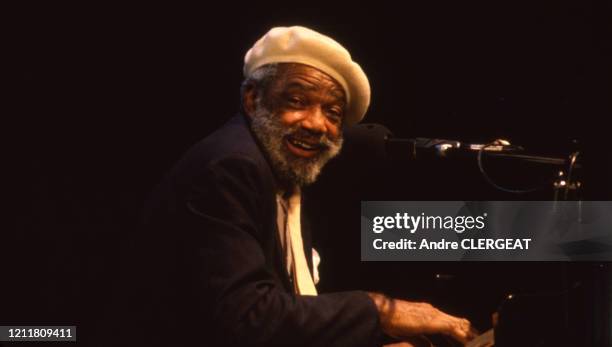 Le musicien américain Slim Gaillard à Paris dans les années 1980, France.