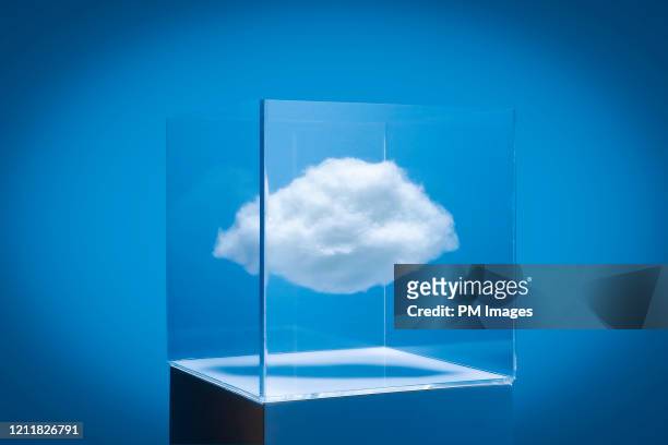 cloud in a box - zuiverheid stockfoto's en -beelden