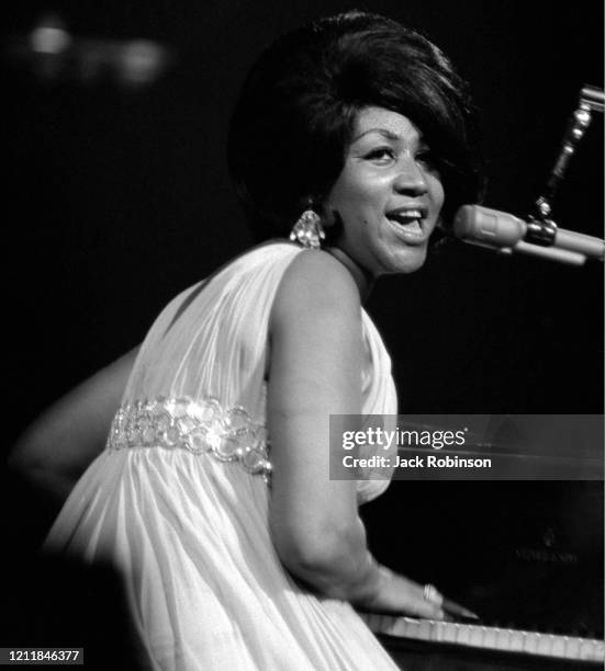 American Soul and R&B musician Aretha Franklin plays piano as she performs onstage during the 'Soul Together' Concert at Madison Square Garden, New...