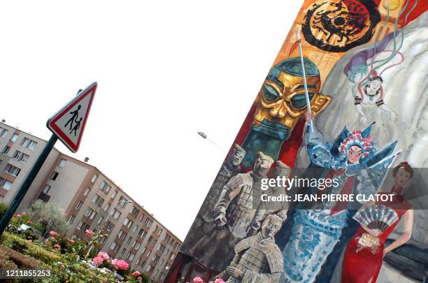 Photo prise le 29 juin 2007 à Lyon d'une fresque qui orne un mur, boulevard des Etats-Unis. La coopérative de peintres muralistes cité création, qui...