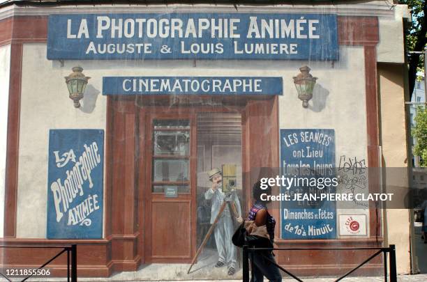 Photo prise le 29 juin 2007 à Lyon de la fresque "le mur du cinema" sur le cours Gambetta à Lyon. La coopérative de peintres muralistes cité...