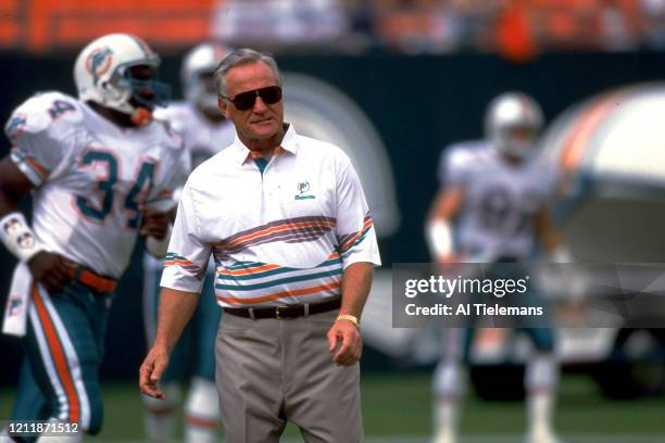 Miami Dolphins coach Don Shula on field before game vs Houston Oilers at Joe Robbie. Miami, FL CREDIT: Al Tielemans