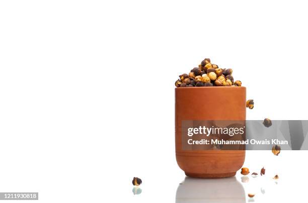 roasted chickpeas (chanay) - roasted stock pictures, royalty-free photos & images