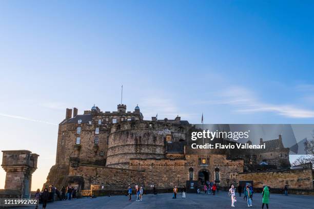 edinburgh castle (scotland - uk) - edinburgh castle people stock pictures, royalty-free photos & images