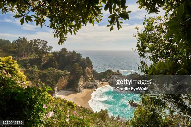 wide shot view of big sur from above on pacific coast highway 1 - pacific islands - fotografias e filmes do acervo