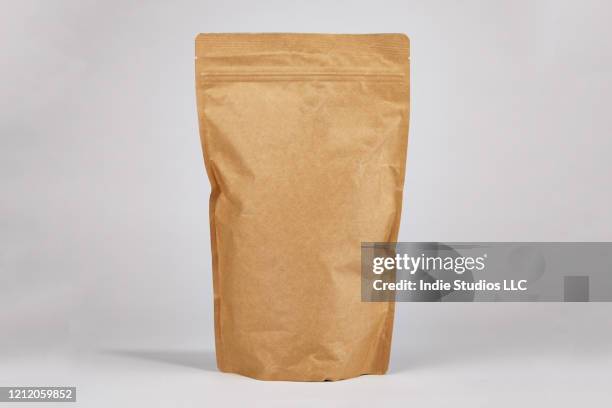 stand up brown paper zipper pouch centered in frame with space for copy - packaging foto e immagini stock