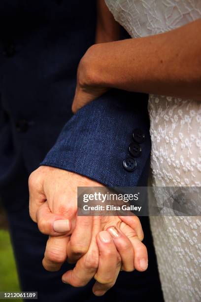 wedding nerves bride and groom - nervous bride stock pictures, royalty-free photos & images