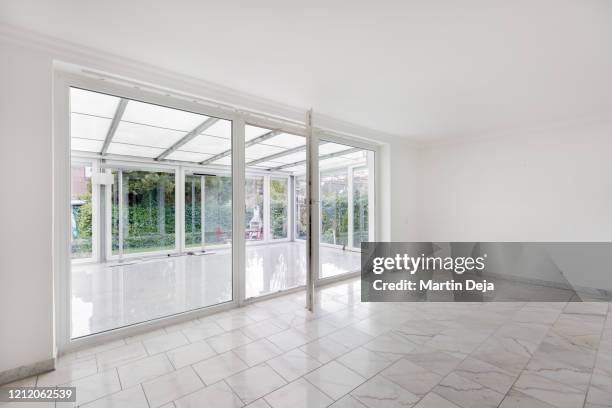 empty room hdr - wintergarten stock-fotos und bilder