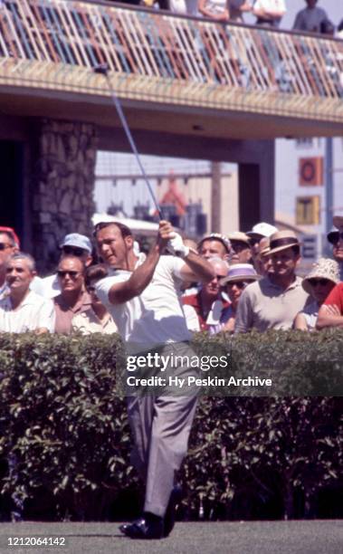 Arnold Palmer of the United States tees off during the 1962 Tournament of Champions circa May, 1962 in Las Vegas, Nevada.