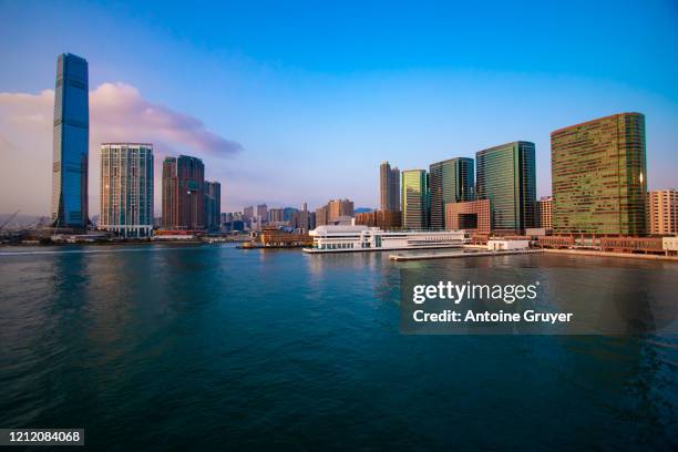 koowlon harbour skyline dusk - ferry terminal stock pictures, royalty-free photos & images