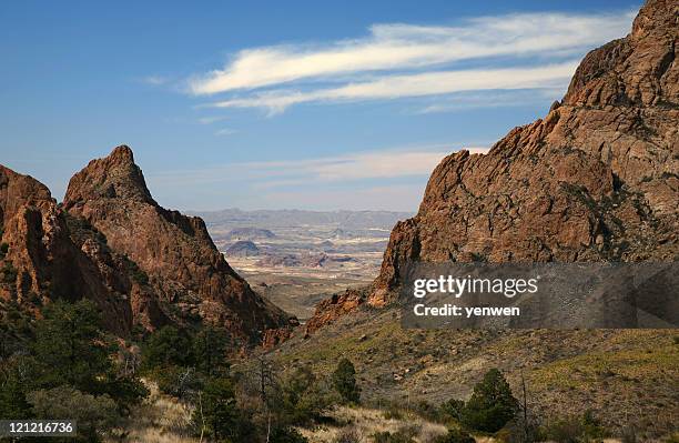 janela em chisos basin, parque nacional de big bend - deserto de chihuahua imagens e fotografias de stock