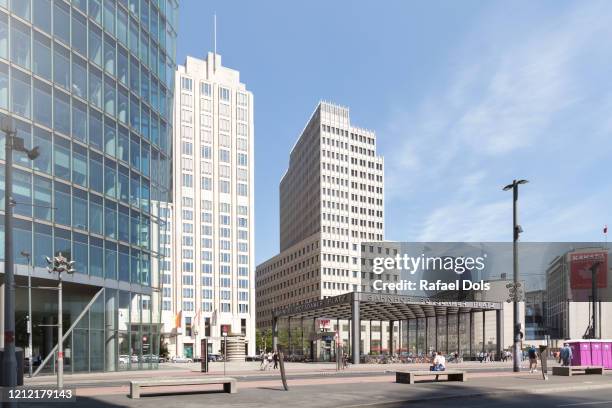 potsdamer platz, berlin, germany - postdamer platz stock-fotos und bilder