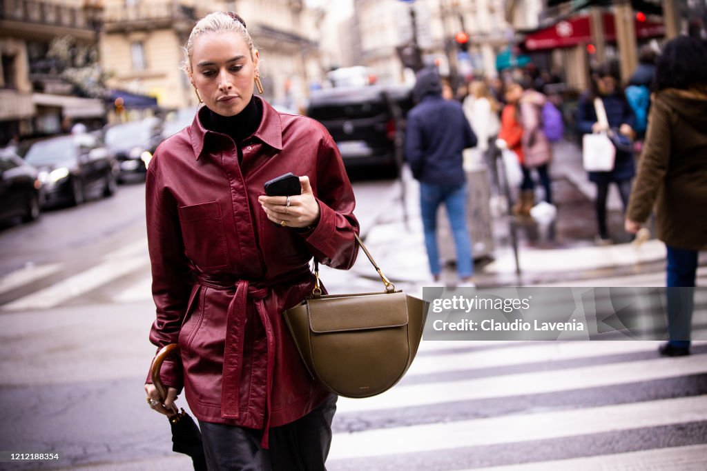 Street Style  - Paris Fashion Week - Womenswear Fall/Winter 2020/2021 : Day Eight