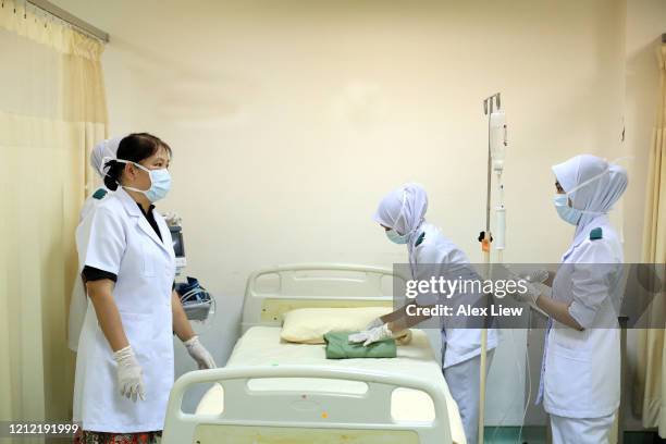 south east asia: at the hospital - east southeast stock pictures, royalty-free photos & images